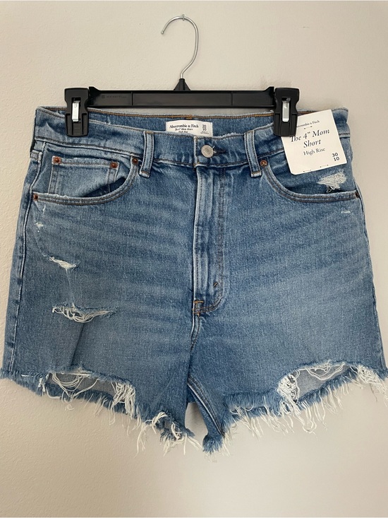 Abercrombie & Fitch Pants - Abercrombie & Fitch Light Wash High-Rise Mom Short, 4 inch inseam